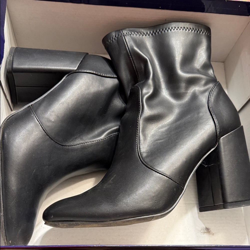 Madden girl Black Ankle Boots